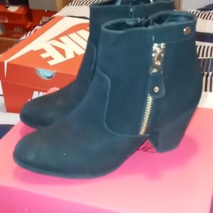 Heel boots